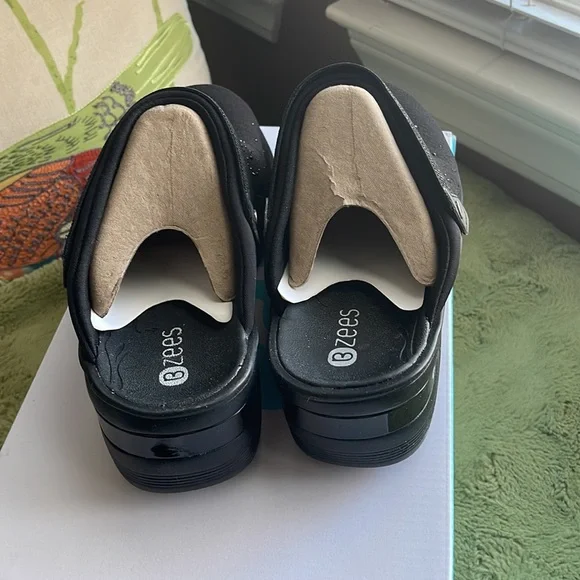 🆕Bzees Dashing Bright black rhinestone clog - Picture 3 of 5